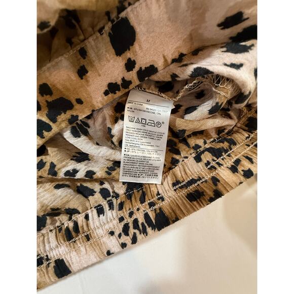 Banana Republic Cropped Animal Pring Keyhole Top Size Medium (035) - Picture 7 of 12